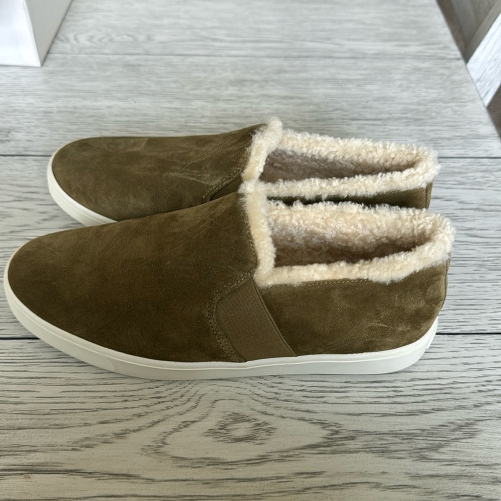 Vince sneakers size 9